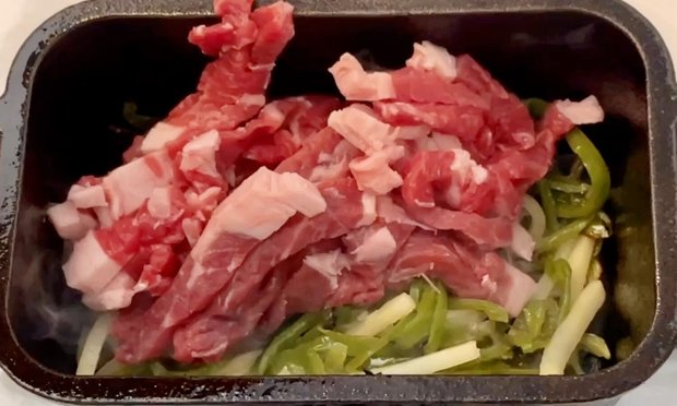 牛肉を加える