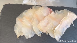 ヒラメの昆布締めの作り方・レシピ｜一晩寝かせるだけで簡単に料亭の和食料理に変身！